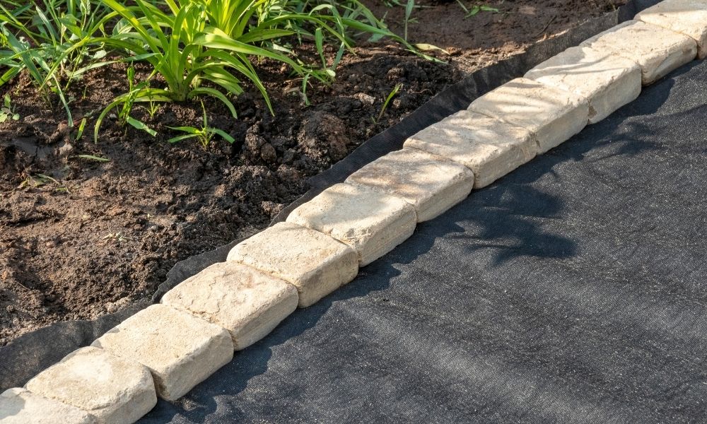 Tips for Preventing Landscape Filter Fabric From Clogging